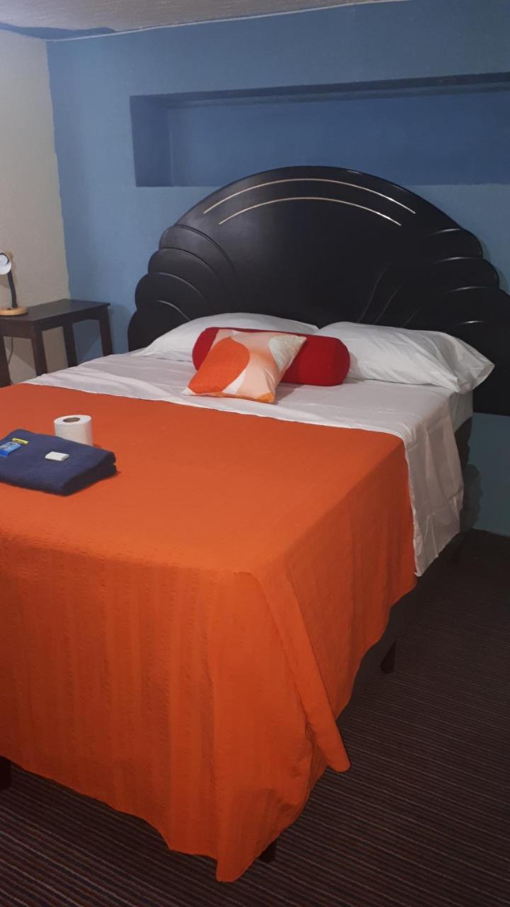 Hotel Kasa Kamelot 2 ケツァルテナンゴ エクステリア 写真